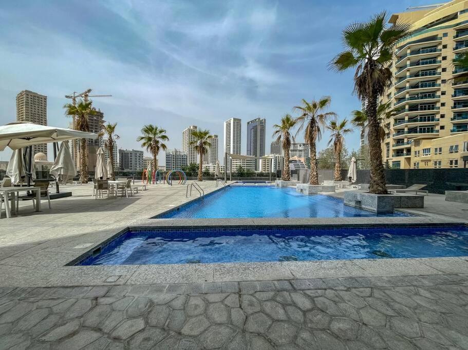 Cozy Studio In Sparkle Tower Jbr By Suiteable Dubai Eksteriør bilde